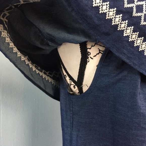 𝅺dressbarn Westport Off the Shoulder Flounce Embroidered Chambray Dress Size S - Picture 2 of 12